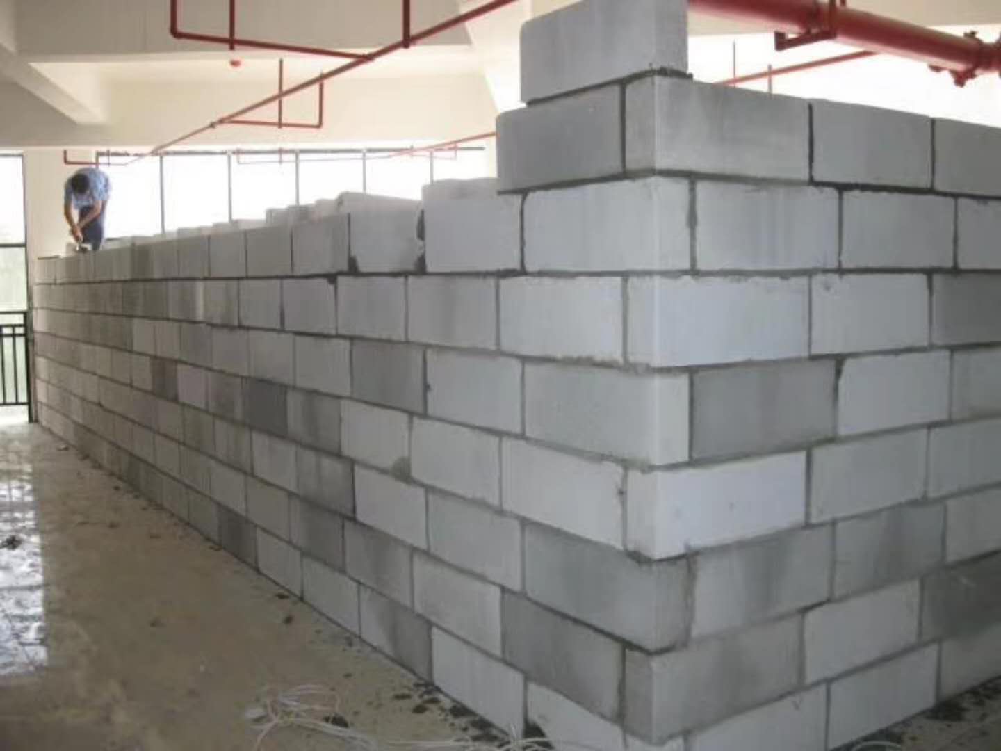 西城蒸压加气混凝土砌块承重墙静力和抗震性能的研究